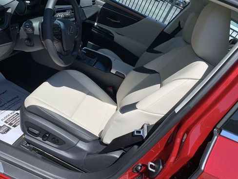 Used 2025 Lexus ES 350 w/ Premium Package FWD image 18