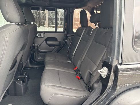 Used 2022 Jeep Wrangler Unlimited Sport image 18