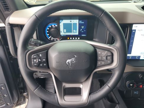 Used 2024 Ford Bronco Wildtrak image 14