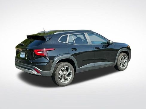Used 2024 Chevrolet Trax LT FWD image 5
