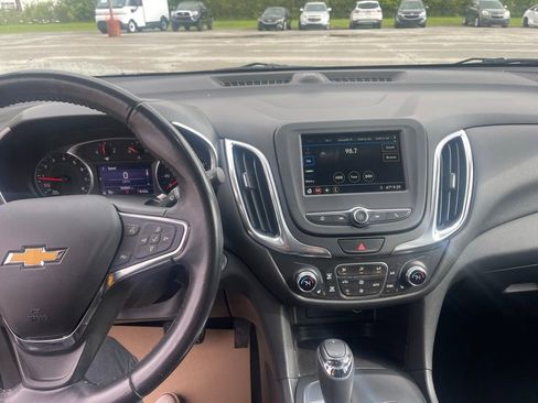 Used 2019 Chevrolet Equinox LT FWD image 11