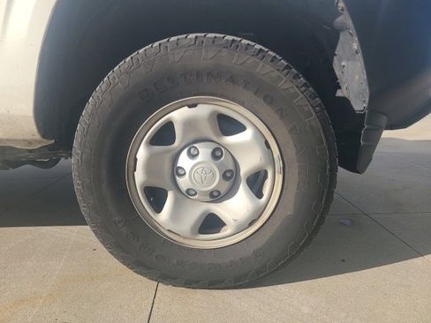 Used 2022 Toyota Tacoma SR image 9