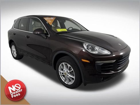 Used 2016 Porsche Cayenne w/ Premium Package AWD/4WD image 1