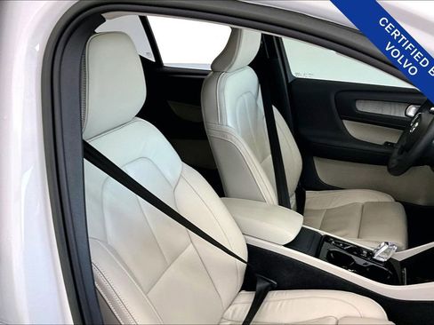 Used 2023 Volvo XC40 B4 Plus w/ Protection Package Premier image 10