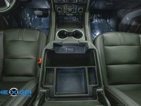 Used 2022 Chevrolet Tahoe RST w/ Luxury Package AWD/4WD image 32