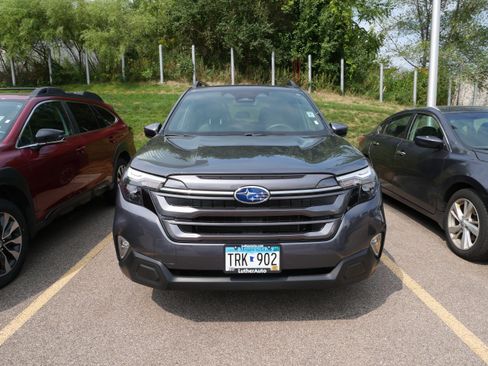 Used 2026 Subaru Forester Premium AWD/4WD image 2