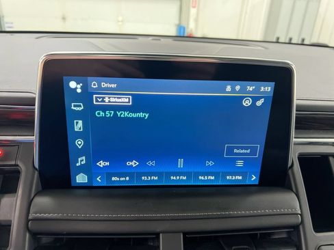 Used 2022 Chevrolet Tahoe Z71 w/ Luxury Package AWD/4WD image 14