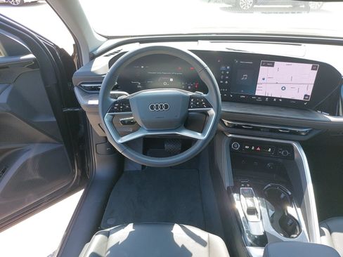 Certified 2025 Audi Q5 Premium w/ Convenience Package AWD/4WD image 6