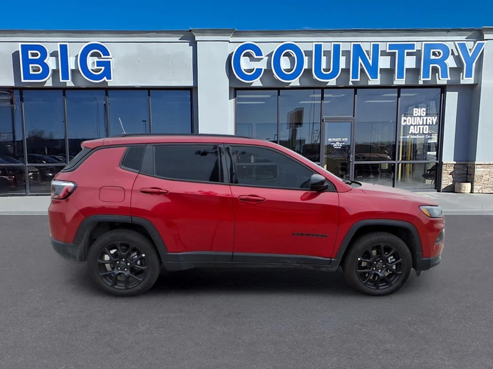 Used 2026 Jeep Compass Latitude AWD/4WD image 4
