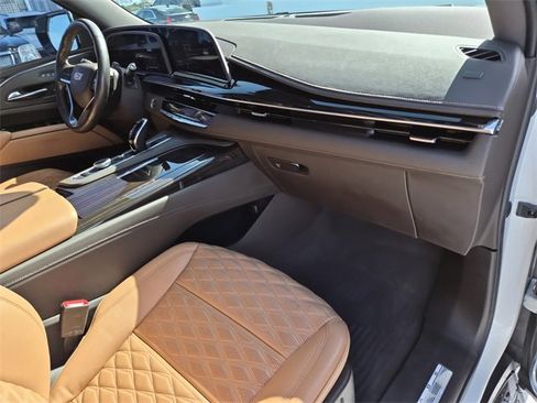 Used 2022 Cadillac Escalade Premium Luxury image 20