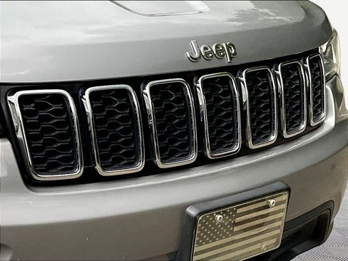 Used 2020 Jeep Grand Cherokee Laredo AWD/4WD image 32
