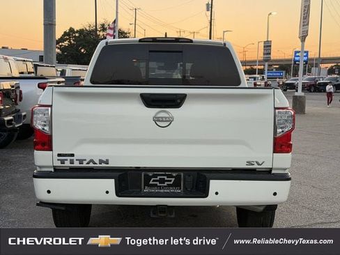 Used 2024 Nissan Titan SV w/ Accessory Utility Package RWD image 7