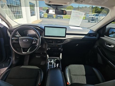 Used 2025 Ford Escape SE FWD image 12