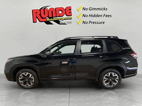 Used 2025 Subaru Forester Premium AWD/4WD image 3