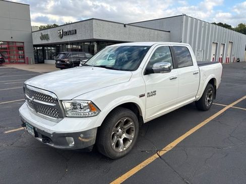 Used 2015 RAM 1500 Laramie w/ Convenience Group AWD/4WD image 3