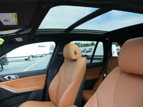 Used 2022 BMW X5 xDrive40i w/ Premium Package image 25