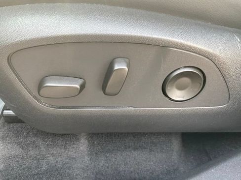 Used 2026 Buick Enclave Preferred AWD/4WD image 16
