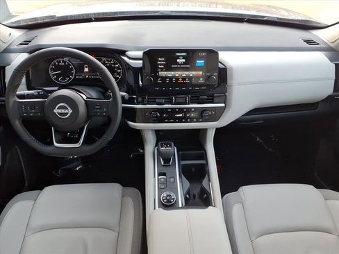 Certified 2025 Nissan Pathfinder SL w/ SL Premium Package image 14