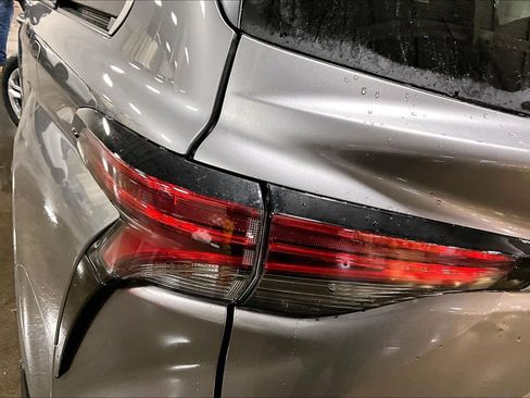 New 2026 Toyota Sienna Limited image 14