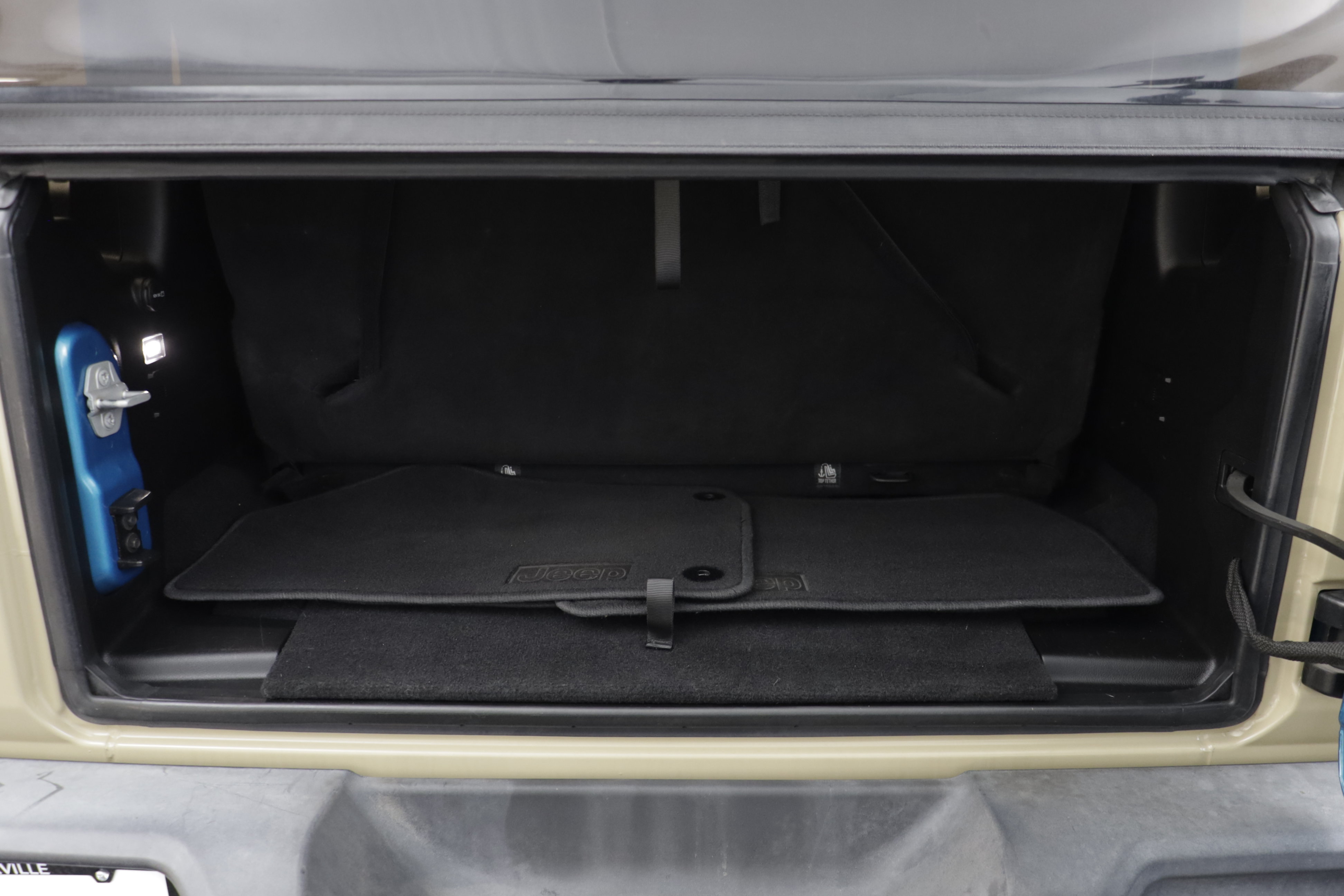 Used 2019 Jeep Wrangler Sport AWD/4WD image 17