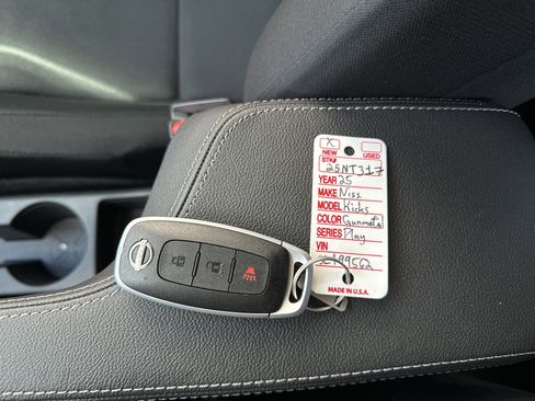 New 2025 Nissan Kicks S image 26