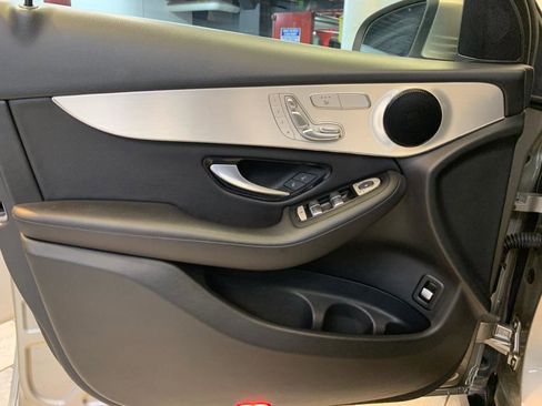 Used 2019 Mercedes-Benz GLC 300 4MATIC image 15