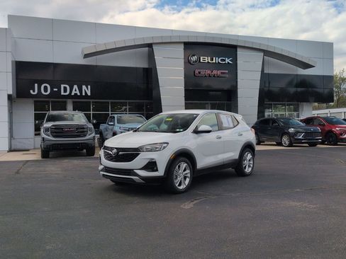 Used 2023 Buick Encore GX Preferred w/ Cold Weather Comfort Package AWD/4WD image 2