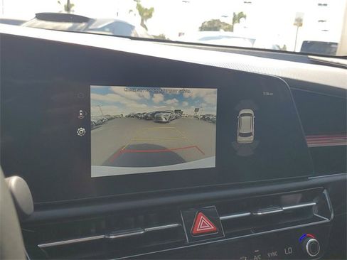 Used 2024 Kia Niro SX Touring image 21