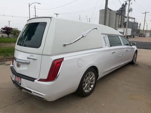 Used 2019 Cadillac XTS FWD image 3