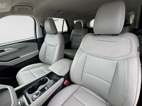 Used 2025 Ford Explorer Active w/ Active Comfort Package AWD/4WD image 19