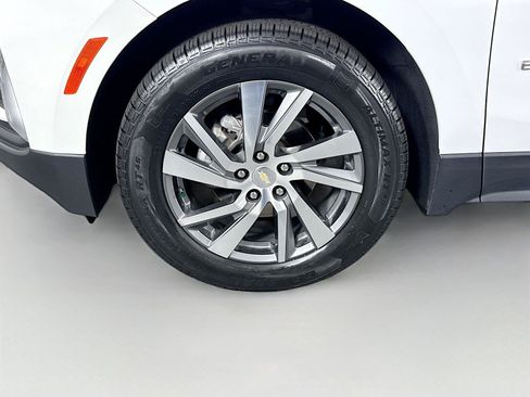 Used 2024 Chevrolet Equinox LT w/ LPO, Floor Liner Package FWD image 42