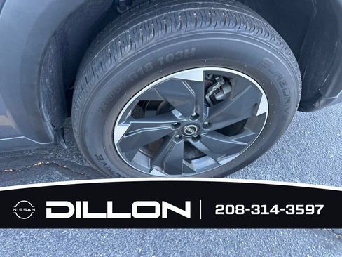 Used 2025 Nissan Rogue SV AWD/4WD image 16