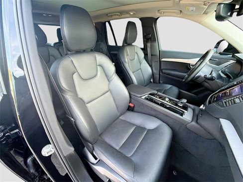 Used 2024 Volvo XC90 B5 Core image 15