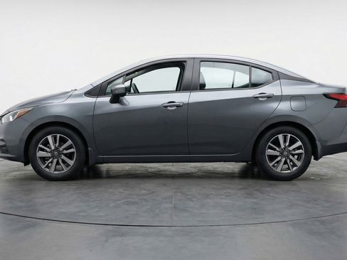 Used 2025 Nissan Versa SV image 5