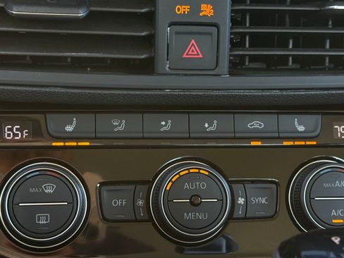 Certified 2024 Volkswagen Jetta SE image 10