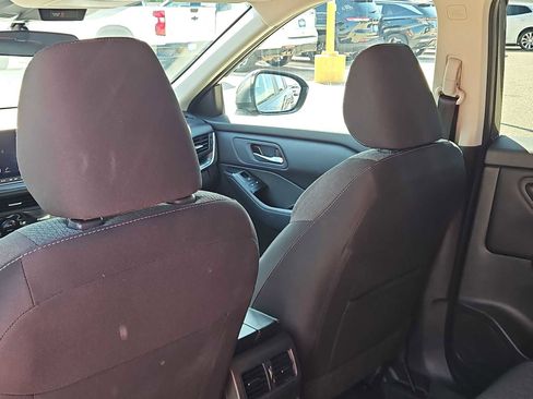 Used 2025 Nissan Rogue SV FWD image 16