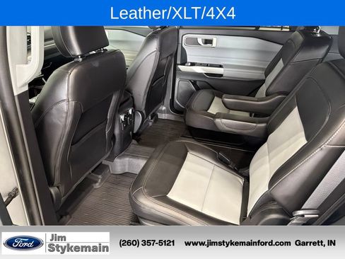 Used 2023 Ford Explorer XLT w/ XLT Sport Appearance Package AWD/4WD image 31