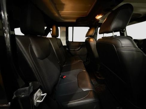 Used 2017 Jeep Wrangler Unlimited Sahara AWD/4WD image 24