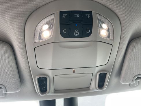 Used 2022 Chrysler Pacifica Touring-L image 47