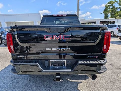 Used 2022 GMC Sierra 2500 AT4 w/ AT4 Premium Plus Package AWD/4WD image 4