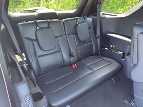 Used 2025 Ford Explorer ST AWD/4WD image 31