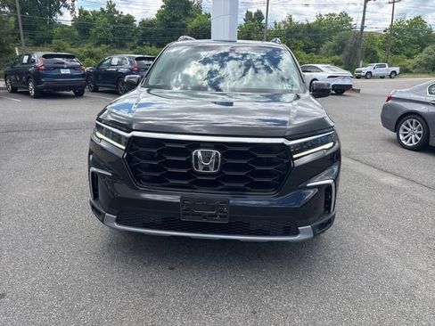 Used 2023 Honda Pilot Touring image 2