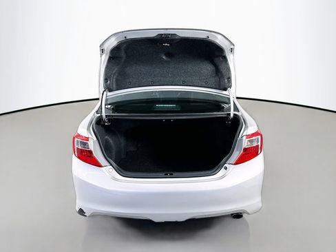 Used 2014 Toyota Camry SE FWD image 27