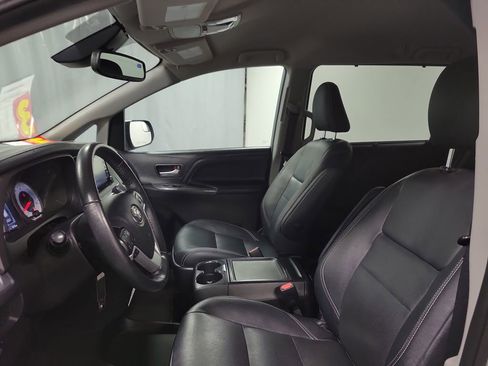 Used 2020 Toyota Sienna SE AWD/4WD image 12