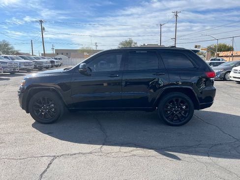 Used 2019 Jeep Grand Cherokee Altitude image 6
