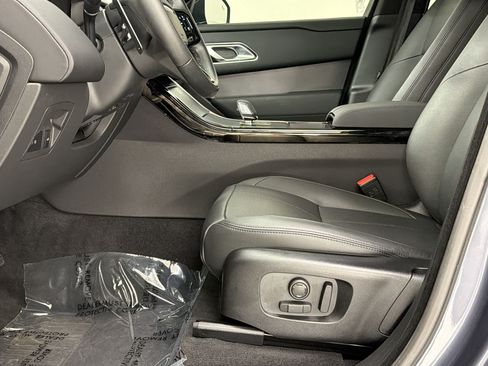 Certified 2026 Land Rover Range Rover Velar S AWD/4WD image 5