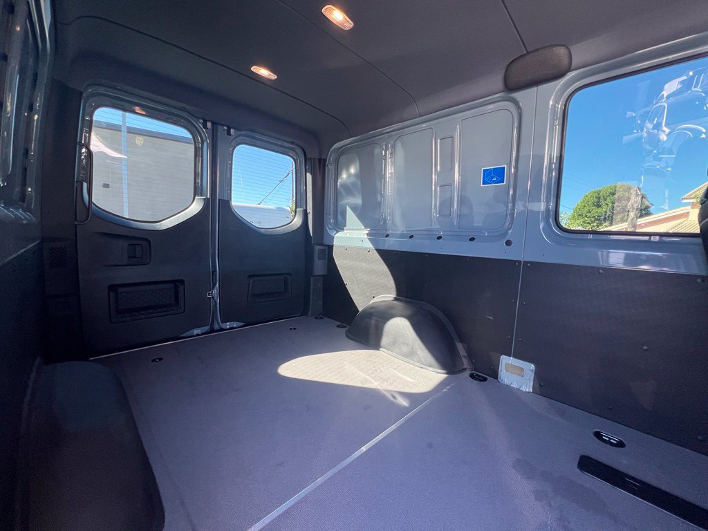 Used 2024 Mercedes-Benz Sprinter 2500 image 11