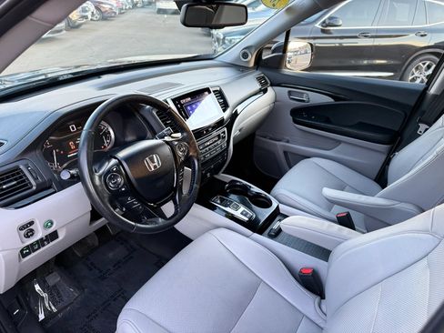Used 2017 Honda Pilot Elite image 11