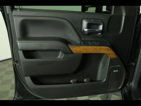Used 2018 Chevrolet Silverado 2500 High Country AWD/4WD image 19