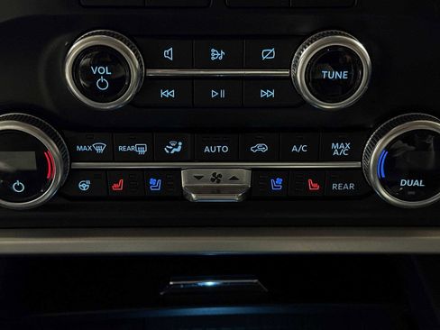 Used 2024 Ford Expedition Max XLT image 33